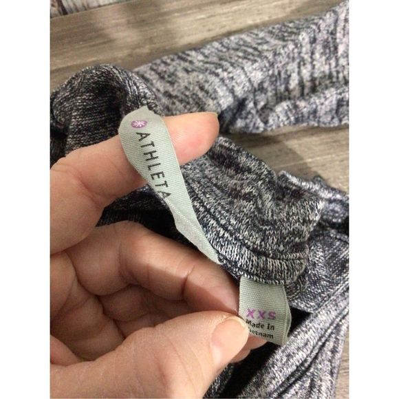Athleta Gray Top Size XXS Long Sleeve ❤️💕 - Picture 2 of 11